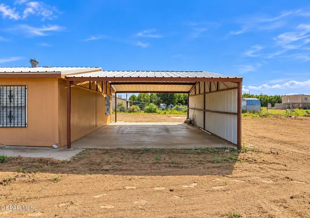 Photo 2 of Manufactured home for sale at 6451 Shorty Pl, Las Cruces, NM 88007 | MLS# 953478 | Listing updated on 2026-10-27