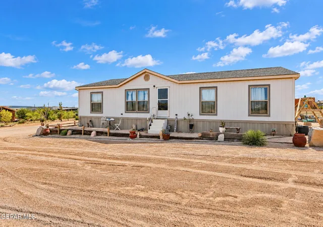 Photo 3 of Manufactured home for sale at 19310 Phillip Bazaar, El Paso, TX 79938 | MLS# 953236 | Listing updated on 2026-10-22