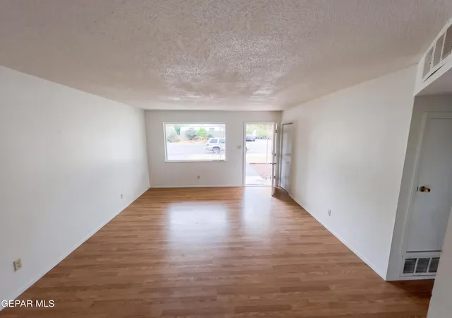 Photo 3 of Single family home for sale at 2507 Yale Ave, Alamogordo, NM 88310 | MLS# 953283 | Listing updated on 2026-10-22