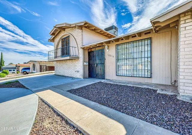 Photo 3 of Single family home for sale at 10216 Maxwood Dr, El Paso, TX 79925 | MLS# 953299 | Listing updated on 2026-10-24