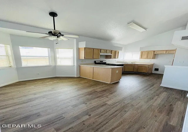 Photo 4 of Single family home for sale at 10739 Coral Sands Dr, El Paso, TX 79924 | MLS# 953499 | Listing updated on 2026-10-27