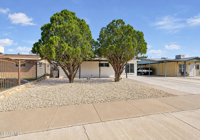 Photo 3 of Single family home for sale at 8826 Mount Capote Dr, El Paso, TX 79904 | MLS# 953418 | Listing updated on 2026-10-26