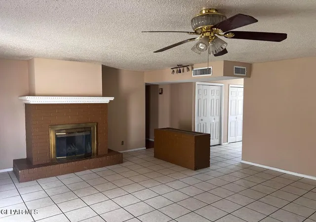 Photo 4 of Sale Pending at 16010 Homestead Dr, El Paso, TX 79928 | MLS# 953378 | Listing updated on 2026-10-29
