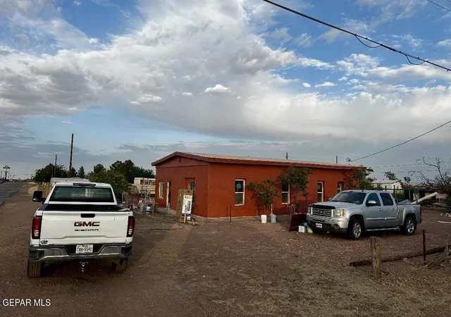 Photo 1 of Single family home for sale at 304 E Desert St, Van Horn, TX 79855 | MLS# 953410 | Listing updated on 2026-10-29