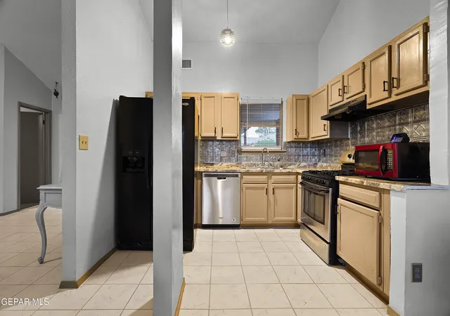 Photo 3 of Single family home for sale at 636 Abington Dr, El Paso, TX 79912 | MLS# 953429 | Listing updated on 2026-10-26