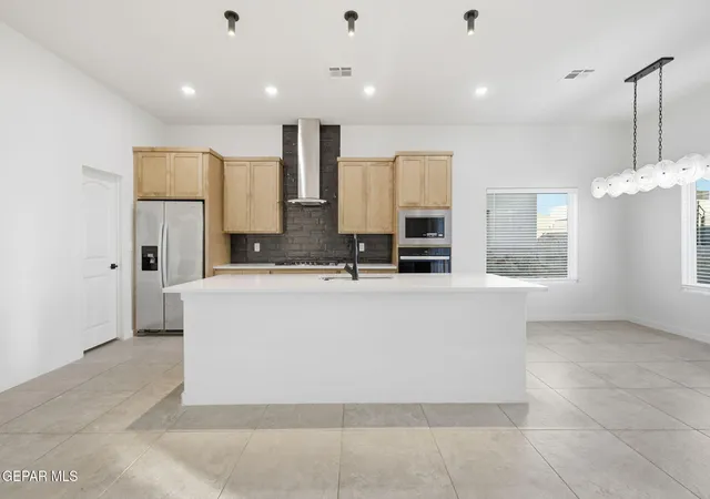 Photo 4 of Single family home for sale at 9813 Juan Diego St, El Paso, TX 79927 | MLS# 953456 | Listing updated on 2026-10-27