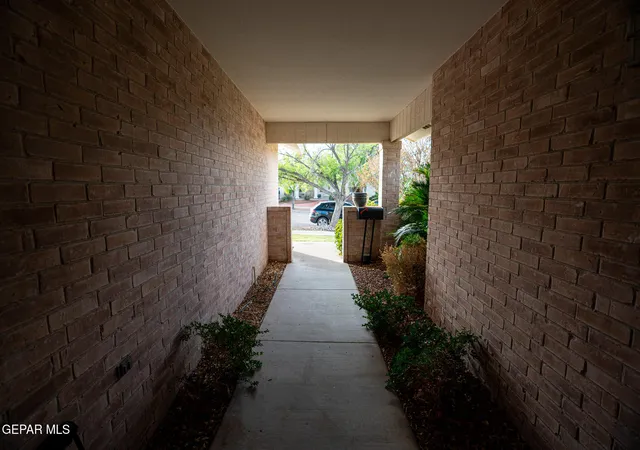 Photo 2 of Single family home for sale at 6817 Echo Cliffs Dr, El Paso, TX 79912 | MLS# 953501 | Listing updated on 2026-10-28