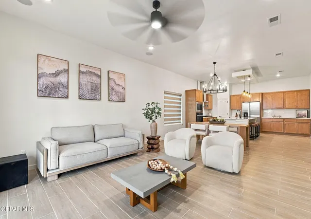Photo 4 of Single family home for sale at 14461 Lavender Park, El Paso, TX 79928 | MLS# 953467 | Listing updated on 2026-10-30