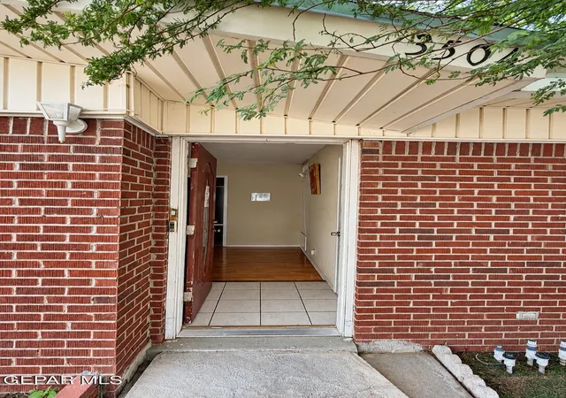 Photo 4 of Single family home for sale at 3504 Beryl Ln, El Paso, TX 79904 | MLS# 953508 | Listing updated on 2026-10-28