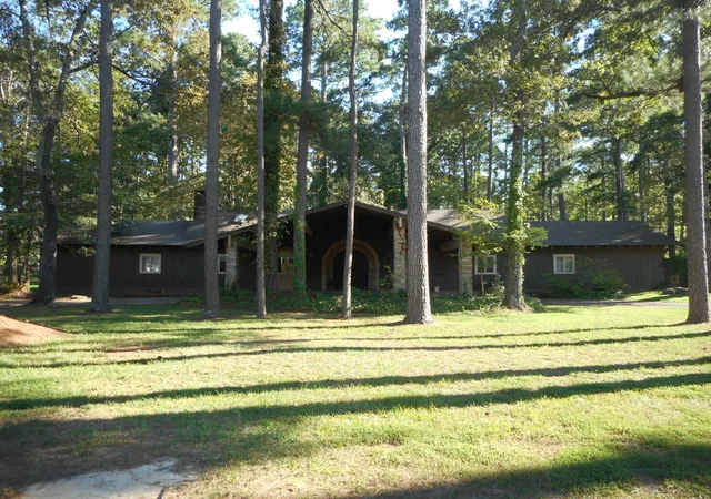 Photo 1 of Single family home for sale at 900 Machen Dr, Springhill, LA 71075 | MLS# 20168516 | Listing updated on 2026-09-10
