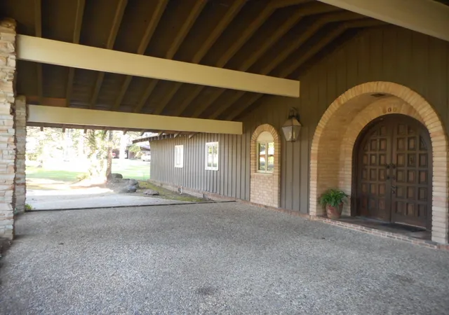 Photo 2 of Single family home for sale at 900 Machen Dr, Springhill, LA 71075 | MLS# 20168516 | Listing updated on 2026-09-10
