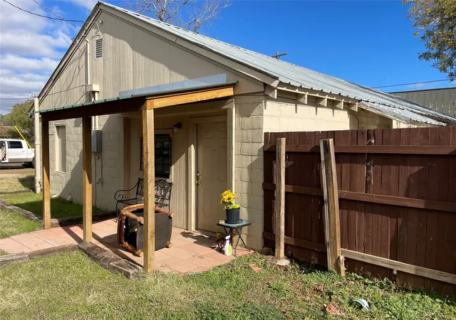 Photo 3 of House for sale at 2826 Pine St, Abilene, TX 79601 | MLS# 20453802 | Listing updated on 2026-09-10