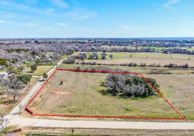 Photo 2 of Sale Pending at 1001 Lambert Ct, Weatherford, TX 76088 | MLS# 20541126 | Listing updated on 2026-10-05