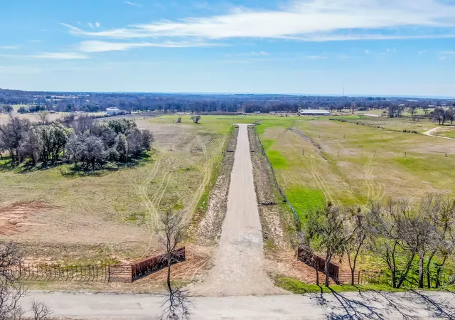 Photo 3 of Sale Pending at 1001 Lambert Ct, Weatherford, TX 76088 | MLS# 20541126 | Listing updated on 2026-10-05