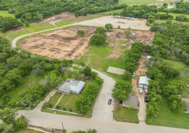 Photo 3 of Land for sale at 622 Mansfield Rd, Cleburne, TX 76031 | MLS# 20615263 | Listing updated on 2026-09-14