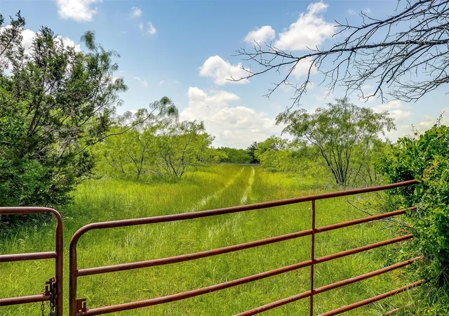 Photo 3 of House for sale at 10849 County Road 1117, Cleburne, TX 76033 | MLS# 20719247 | Listing updated on 2026-08-01