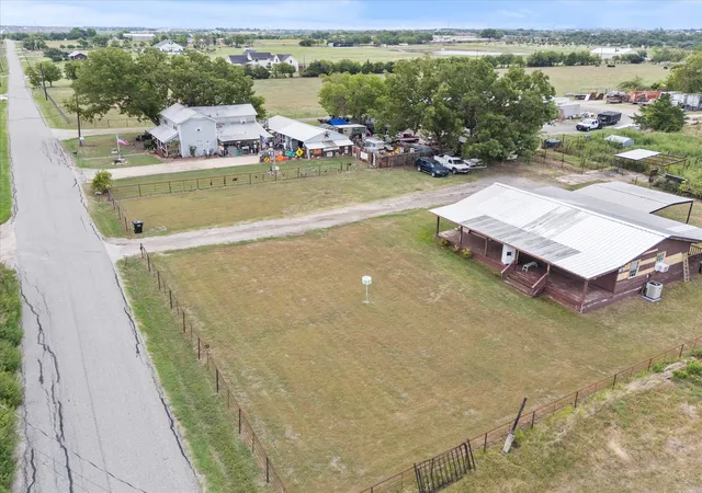 Photo 3 of Single family home for sale at 555 Cornelius Rd, Rockwall, TX 75087 | MLS# 20731116 | Listing updated on 2026-09-10