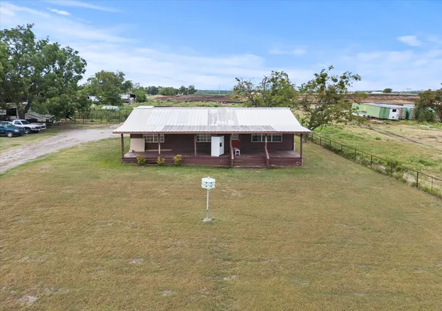 Photo 3 of Single family home for sale at 555 Cornelius Rd, Rockwall, TX 75087 | MLS# 20731116 | Listing updated on 2026-09-10