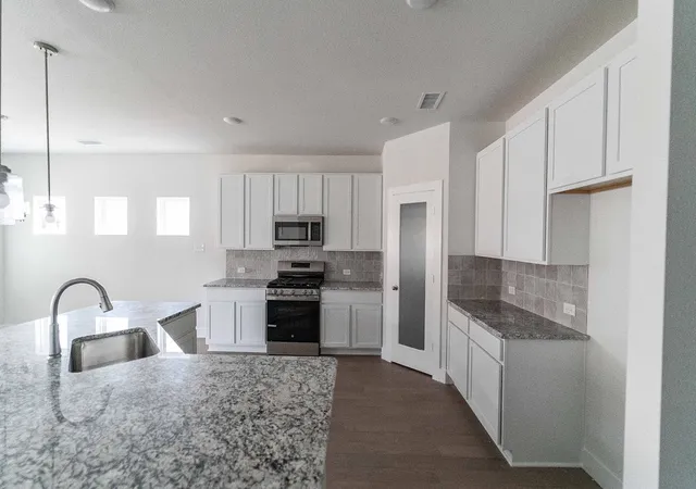Photo 2 of Single family home for sale at 2213 Ridgecrest Ln, Sherman, TX 75092 | MLS# 20737242 | Listing updated on 2026-09-08