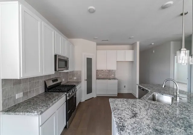 Photo 3 of Single family home for sale at 2213 Ridgecrest Ln, Sherman, TX 75092 | MLS# 20737242 | Listing updated on 2026-09-08