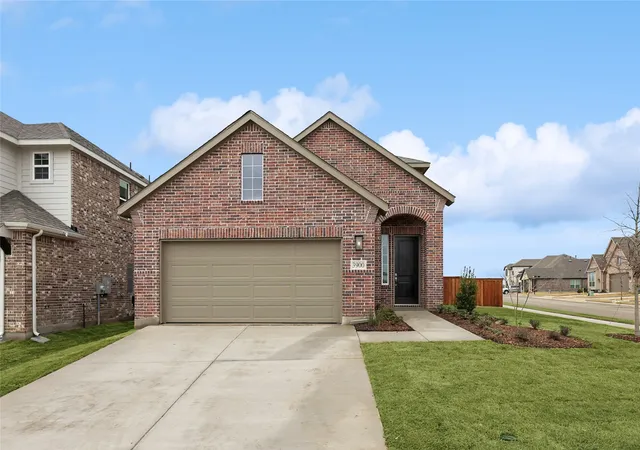 Photo 1 of Sale Pending at 3900 Coco Ln, Sherman, TX 75090 | MLS# 20698952 | Listing updated on 2026-07-31