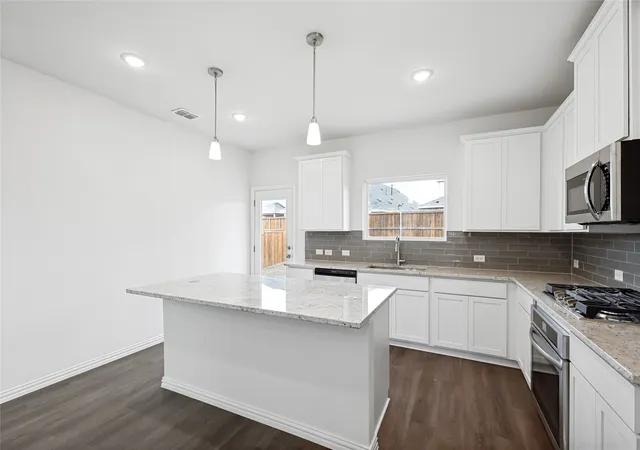 Photo 3 of Sale Pending at 3900 Coco Ln, Sherman, TX 75090 | MLS# 20698952 | Listing updated on 2026-07-31