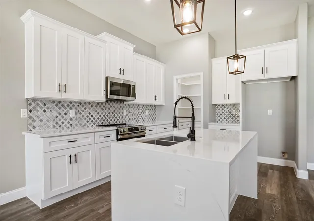 Photo 1 of Single family home for sale at 4913 Wichita St, Granbury, TX 76048 | MLS# 20779689 | Listing updated on 2026-09-10