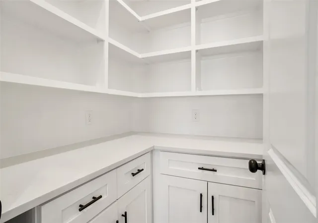 Photo 3 of Single family home for sale at 4913 Wichita St, Granbury, TX 76048 | MLS# 20779689 | Listing updated on 2026-09-10