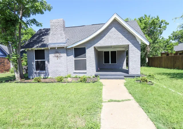 Photo 1 of Single family home for sale at 2208 N Sylvania Ave, Fort Worth, TX 76111 | MLS# 20798631 | Listing updated on 2026-10-22