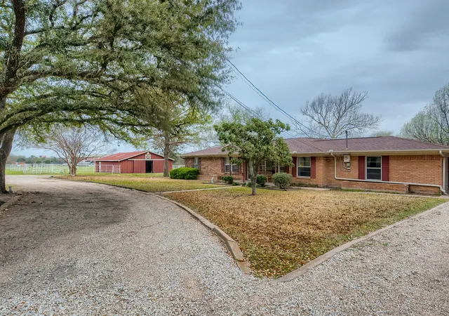 Photo 3 of Single family home for sale at 4260 Lasater Rd, Mesquite, TX 75181 | MLS# 20807869 | Listing updated on 2026-10-06