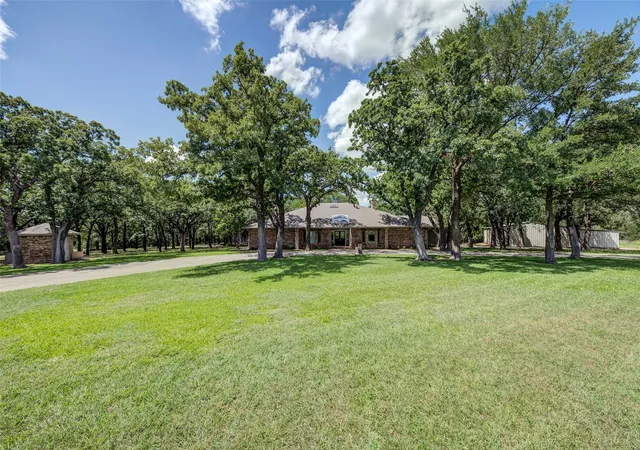 Photo 2 of Single family home for sale at 1521 Old Reunion Rd, Decatur, TX 76234 | MLS# 20818236 | Listing updated on 2026-09-15