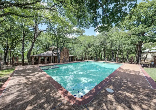 Photo 4 of Single family home for sale at 1521 Old Reunion Rd, Decatur, TX 76234 | MLS# 20818236 | Listing updated on 2026-09-15