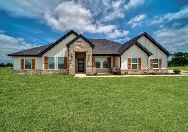 Single family home for sale at 2544 W Fm 1566, Celeste, TX 75423 | MLS# 20833194