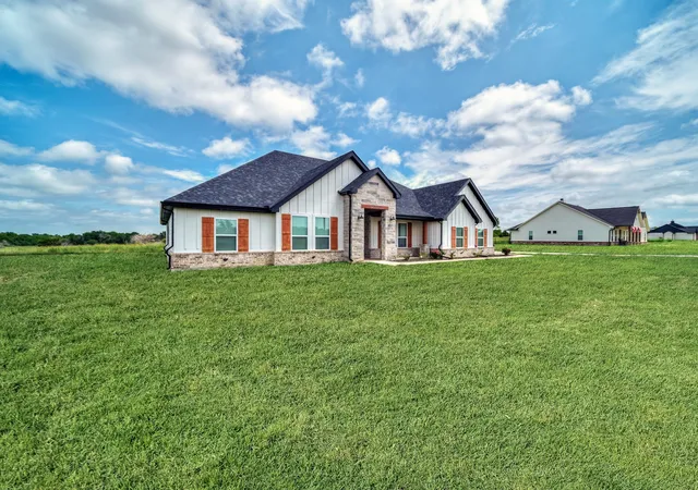 Photo 2 of Single family home for sale at 2544 W Fm 1566, Celeste, TX 75423 | MLS# 20833194 | Listing updated on 2026-09-08