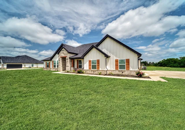 Photo 3 of Single family home for sale at 2544 W Fm 1566, Celeste, TX 75423 | MLS# 20833194 | Listing updated on 2026-09-08
