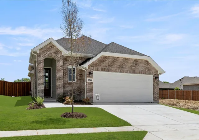 Photo 2 of Sale Pending at 2244 Aspen Chase Dr, Royse City, TX 75189 | MLS# 20870140 | Listing updated on 2026-09-14