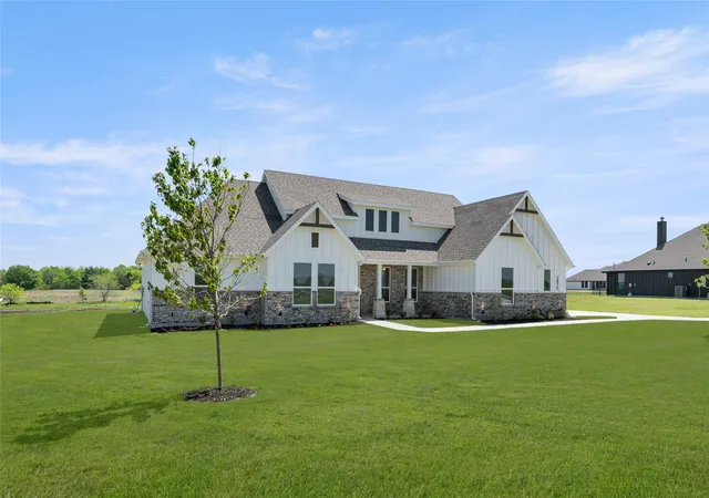 Photo 2 of Sale Pending at 2870 Fm No 878, Waxahachie, TX 75165 | MLS# 20879178 | Listing updated on 2026-07-31