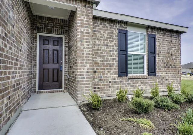 Photo 2 of Single family home for sale at 1617 Drasco Dr, Forney, TX 75126 | MLS# 20867512 | Listing updated on 2026-07-31