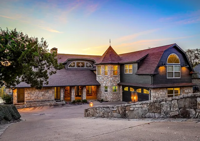 Photo 2 of Mansion for sale at 5010 Comanche Vista Ct, Granbury, TX 76049 | MLS# 20885567 | Listing updated on 2026-08-01