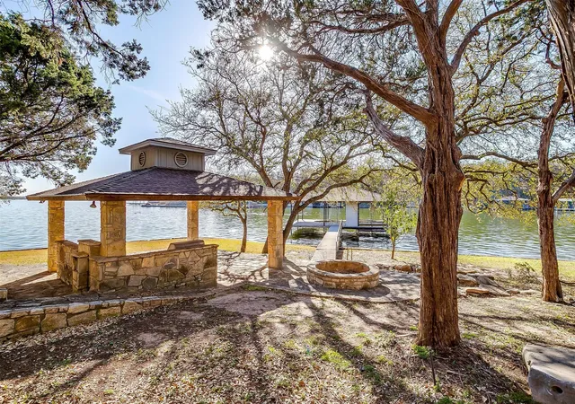 Photo 40 of Mansion for sale at 5010 Comanche Vista Ct, Granbury, TX 76049 | MLS# 20885567 | Listing updated on 2026-09-29