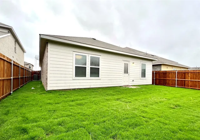 Photo 19 of Single family home for sale at 2074 Hartley Dr, Forney, TX 75126 | MLS# 20898854 | Listing updated on 2026-09-09