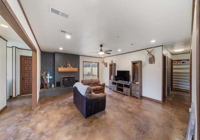 Photo 4 of Single family home for sale at 530 County Road 1123, Fruitvale, TX 75127 | MLS# 20899899 | Listing updated on 2026-09-11