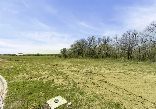 Photo 4 of Land for sale at 409 Meadowlands Dr, Denton, TX 76210 | MLS# 20885358 | Listing updated on 2026-09-08