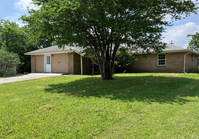 Photo 1 of Single family home for sale at 717 Bluebonnet St, Mexia, TX 76667 | MLS# 20903666 | Listing updated on 2026-09-11