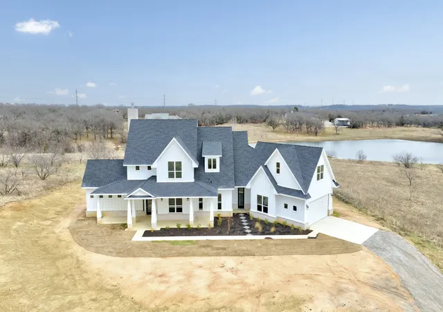 Photo 3 of Single family home for sale at 117 Mustang Springs Cir, Sunset, TX 76270 | MLS# 20902168 | Listing updated on 2026-10-06