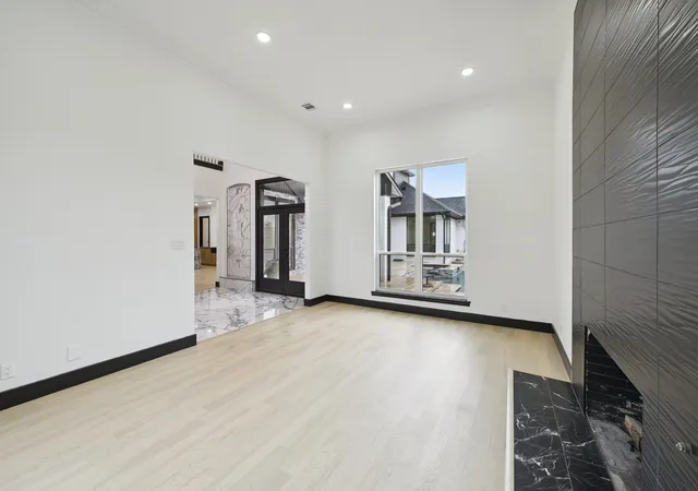 Photo 4 of Sale Pending at 4219 Hollow Oak Dr, Dallas, TX 75287 | MLS# 20922942 | Listing updated on 2026-09-21