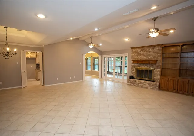 Photo 4 of Single family home for sale at 1305 Cliff Dr, Graham, TX 76450 | MLS# 20899486 | Listing updated on 2026-10-06