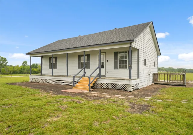 Photo 3 of Single family home for sale at 2099 County Road 655, Farmersville, TX 75442 | MLS# 20931607 | Listing updated on 2026-09-13