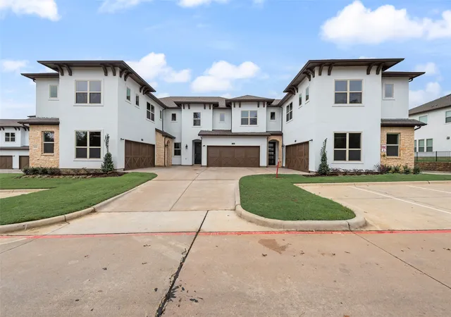 Photo 3 of Condo for sale at 444 Waters Edge Dr #720, Hickory Creek, TX 75065 | MLS# 20937033 | Listing updated on 2026-10-07