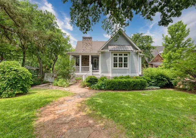 Photo 1 of Single family home for sale at 812 Baker St, Mc Kinney, TX 75069 | MLS# 20938086 | Listing updated on 2026-10-06